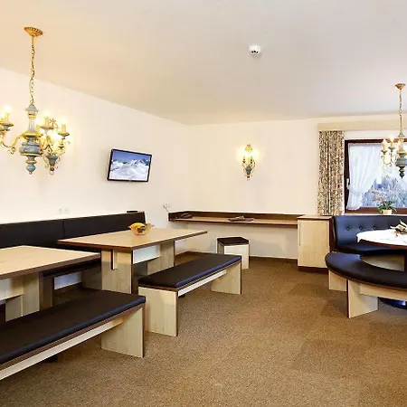 Ξενοδοχείο Alpin 4*