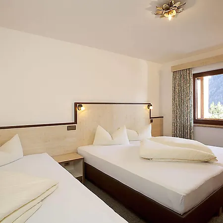 Alpin 4* Ζόλντεν